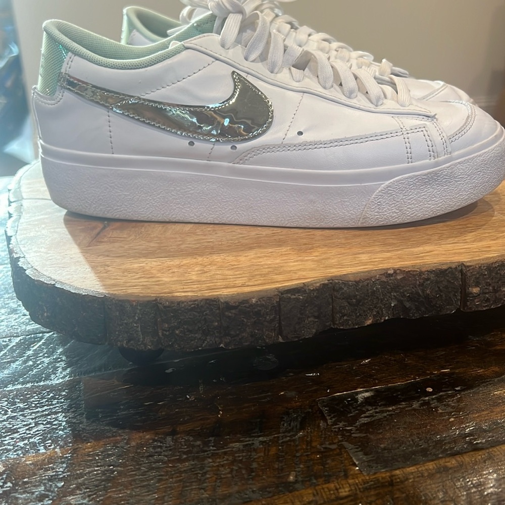 Nike low blazer platform. Size 9